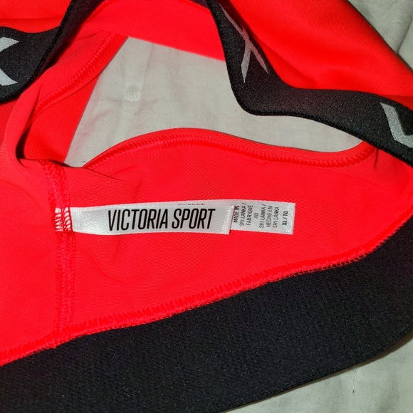 NWOT VICTORIAS SECRET SPORT BRA - Picture 3 of 3